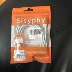 USB-C to Magnetic2 charging cable